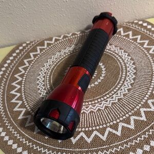 Snap-On Sleek Red and Black Flashlight